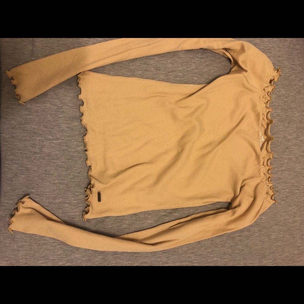 Off the shoulder long sleeve